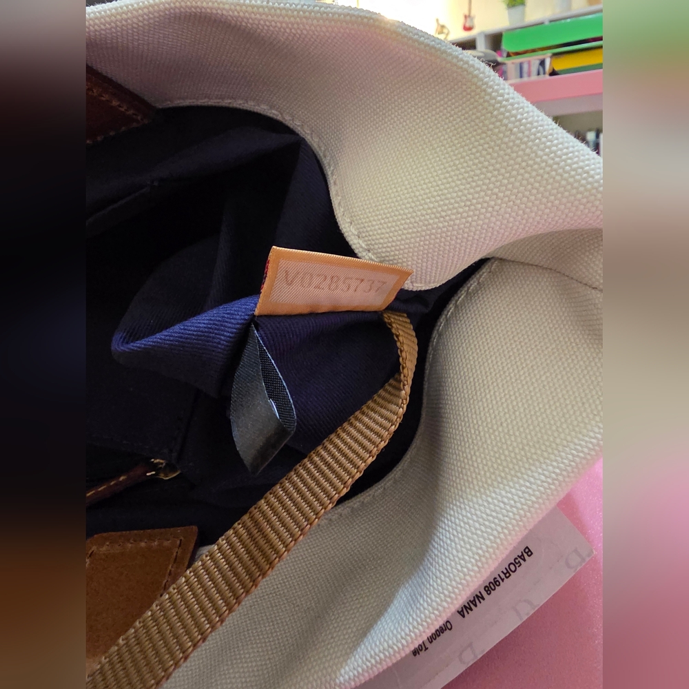 Dooney & Bourke University of Oregon Tote - Picture 6 of 7